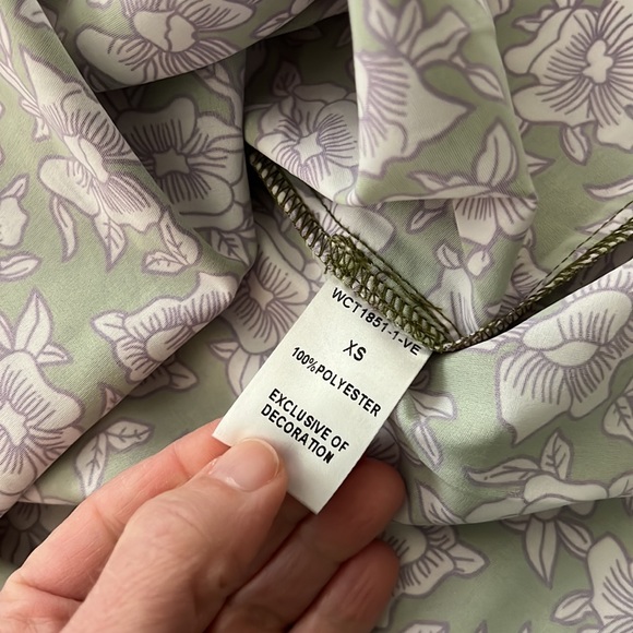 THML smocked Floral Blouse puff sleeve XS - Picture 11 of 16